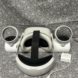 Meta Quest 2 256GB All-In-One Virtual Reality Headset